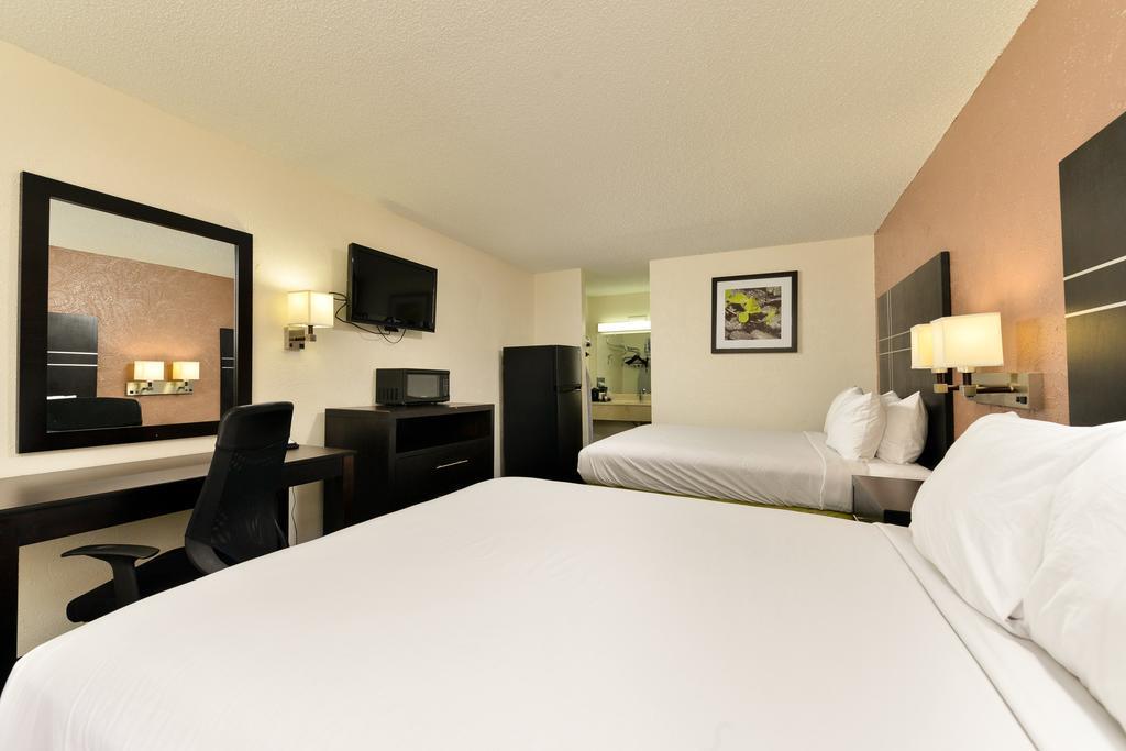 Quality Inn Gonzales Bagian luar foto