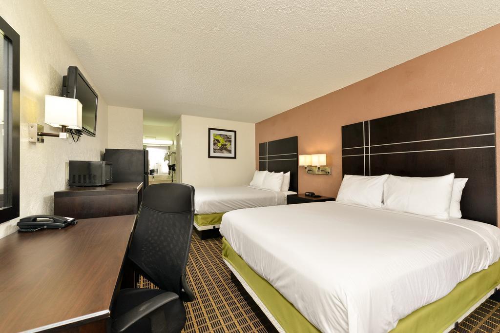 Quality Inn Gonzales Bagian luar foto