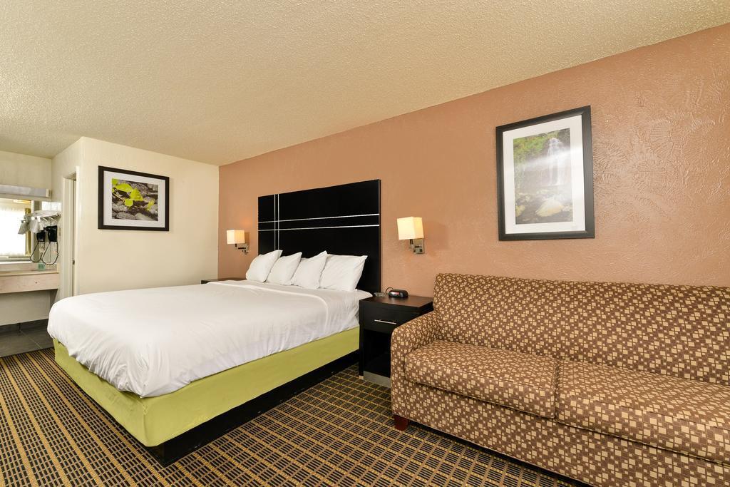 Quality Inn Gonzales Bagian luar foto